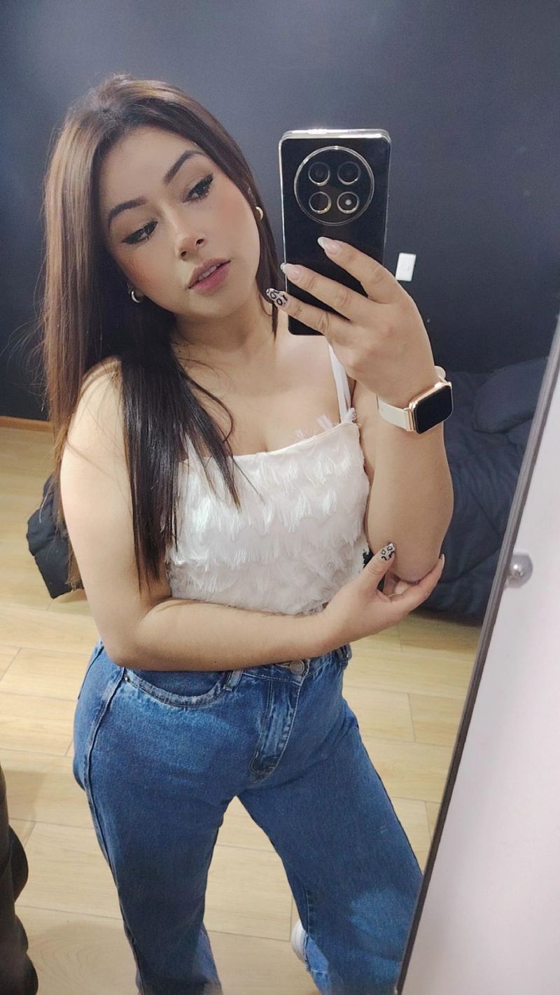 Valeria, 30
