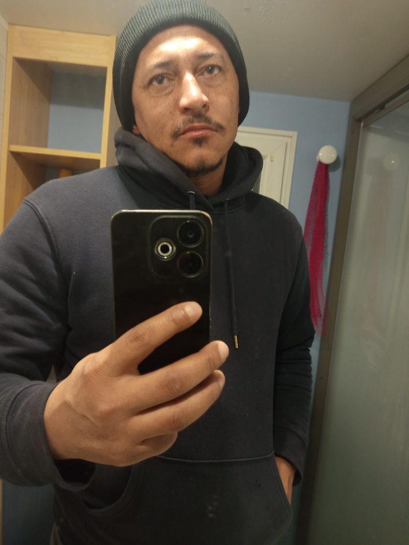 Luciano, 44