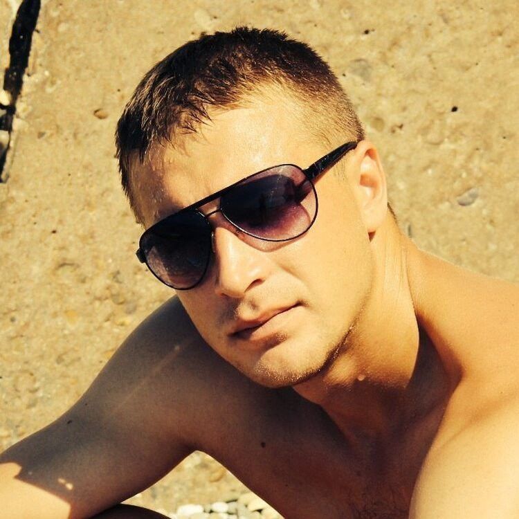 Владимир, 42