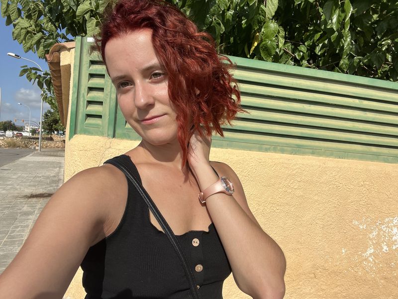 Jenni, 26