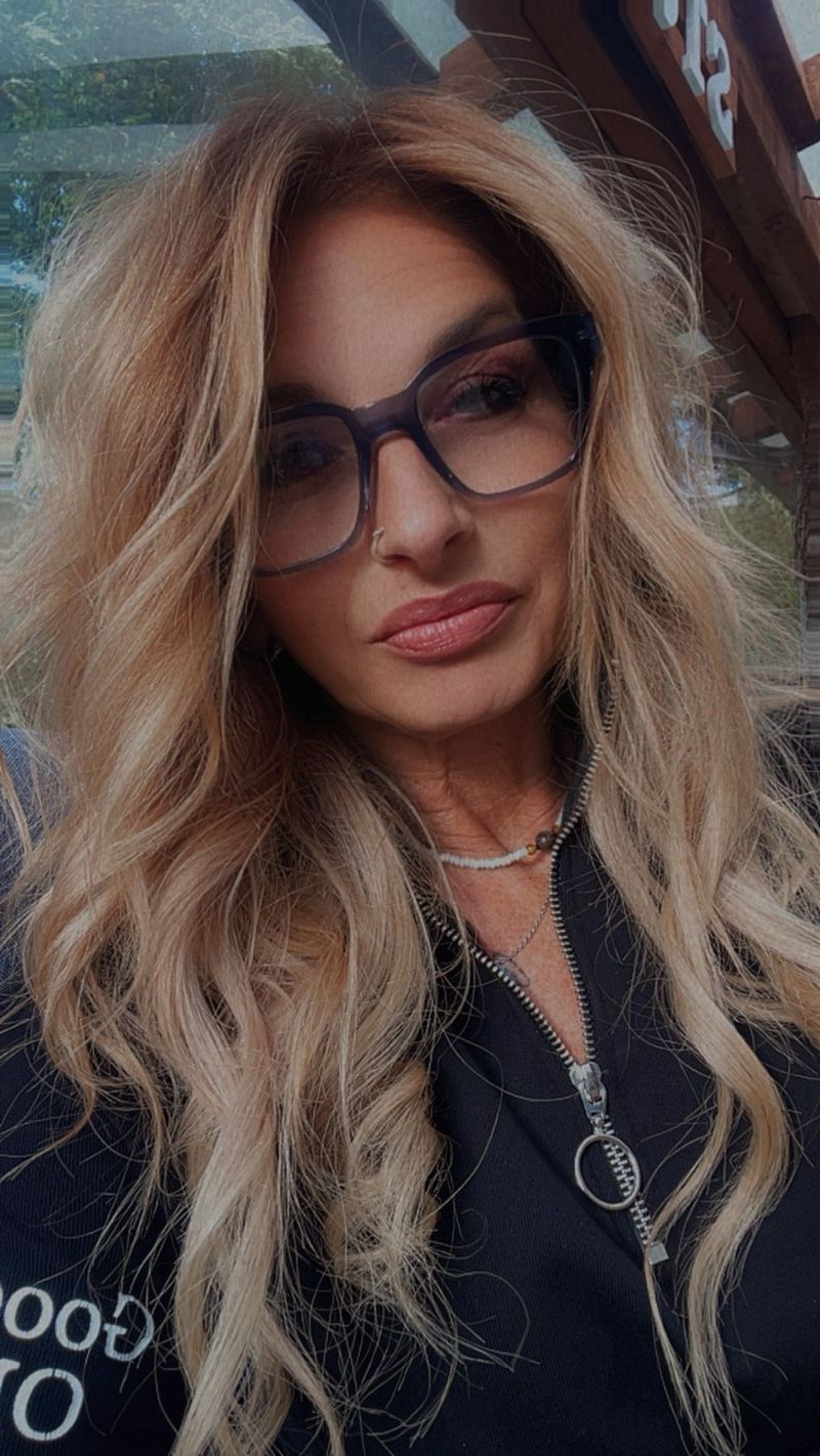 Agnieszka, 52