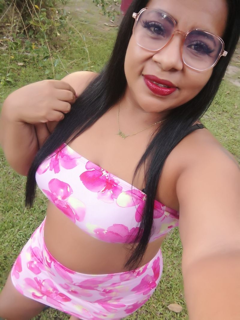 Yuliana, 38