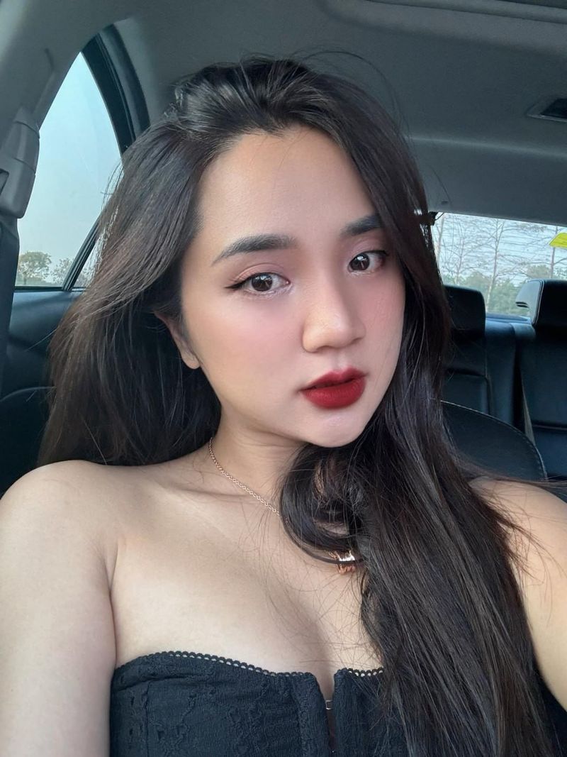 Molly, 35
