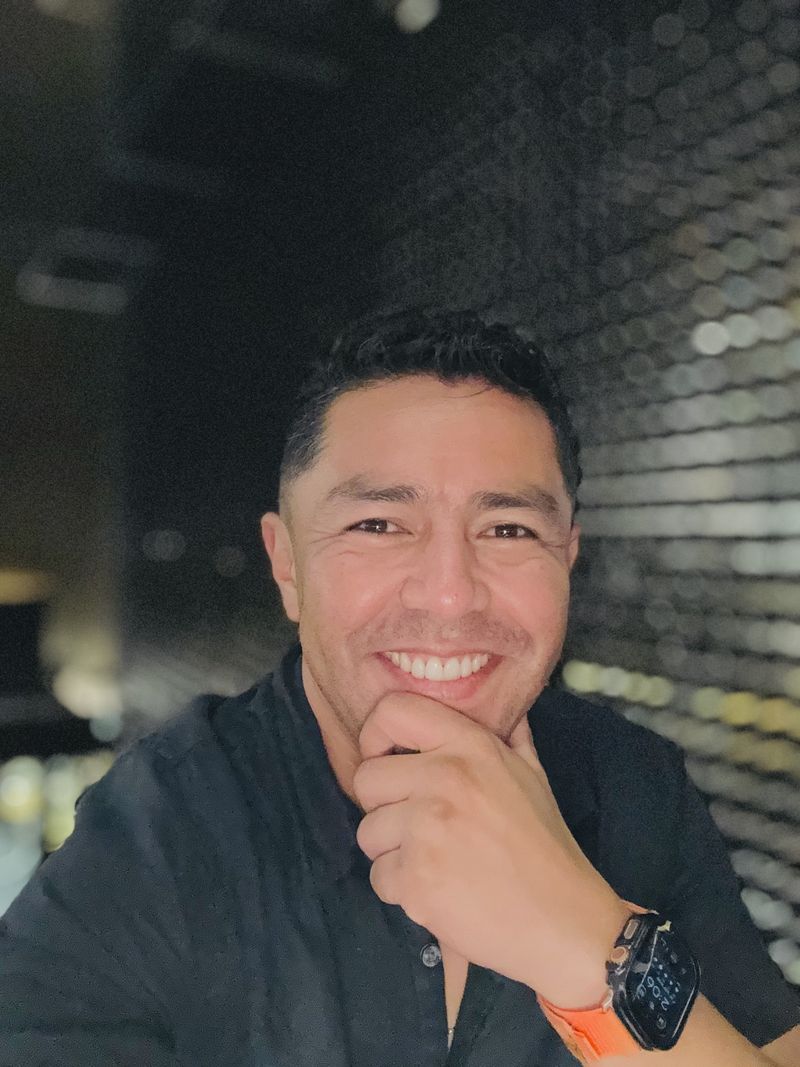 Manu, 43