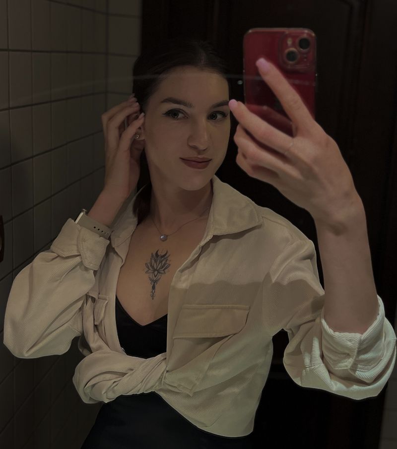 Ksenia, 25