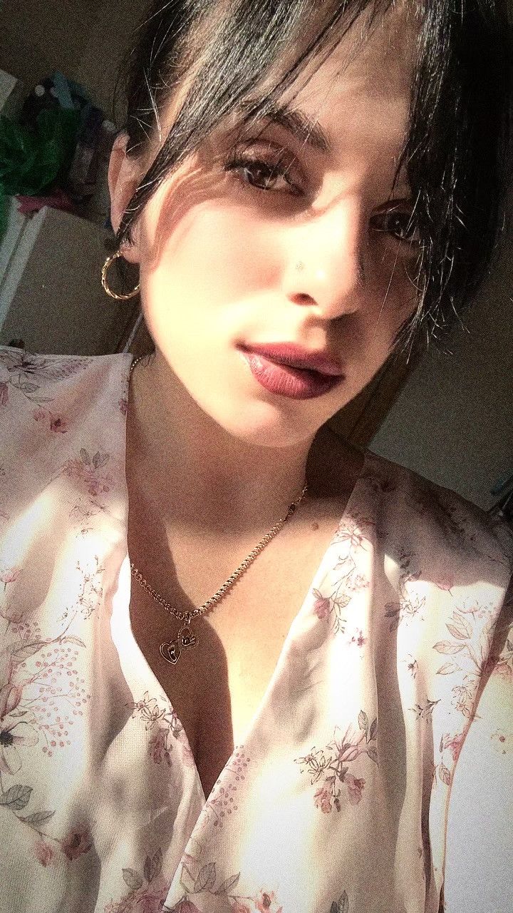 Diana, 24