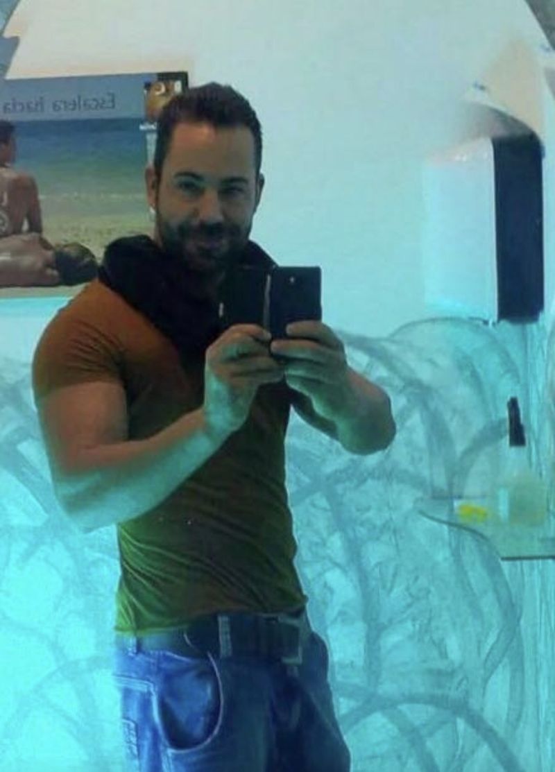 Alex, 43
