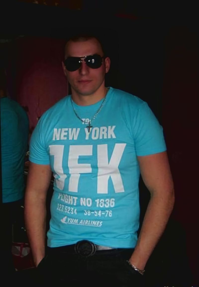 Grzesiek, 38