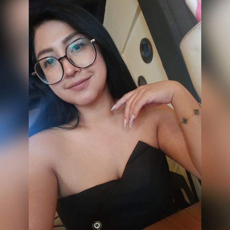 Andrea, 31