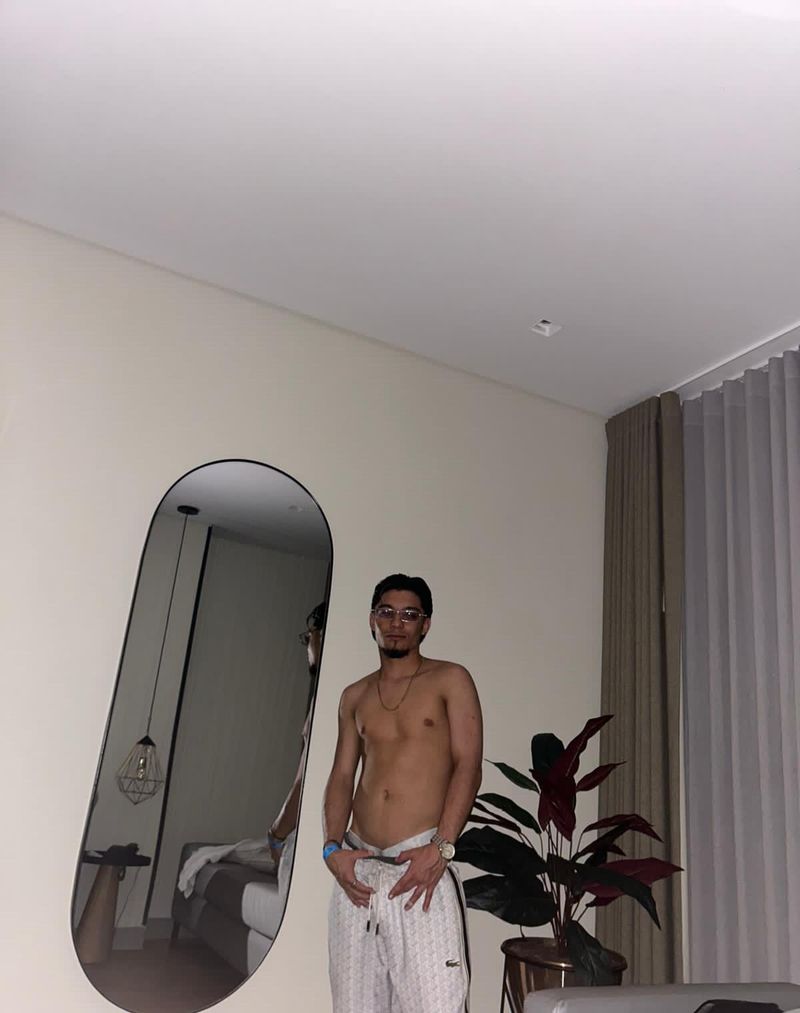C-Camilo, 24
