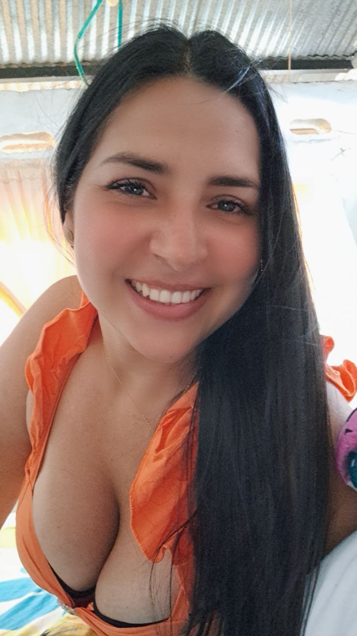 Andrea, 39