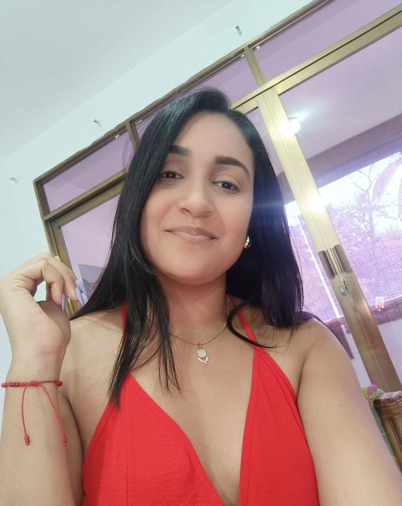 Carmen, 32
