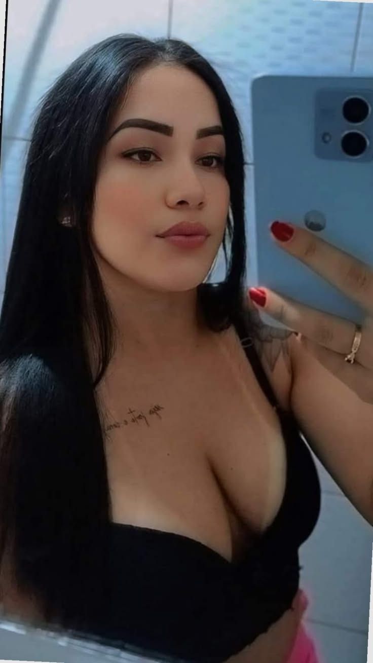 Vane, 24