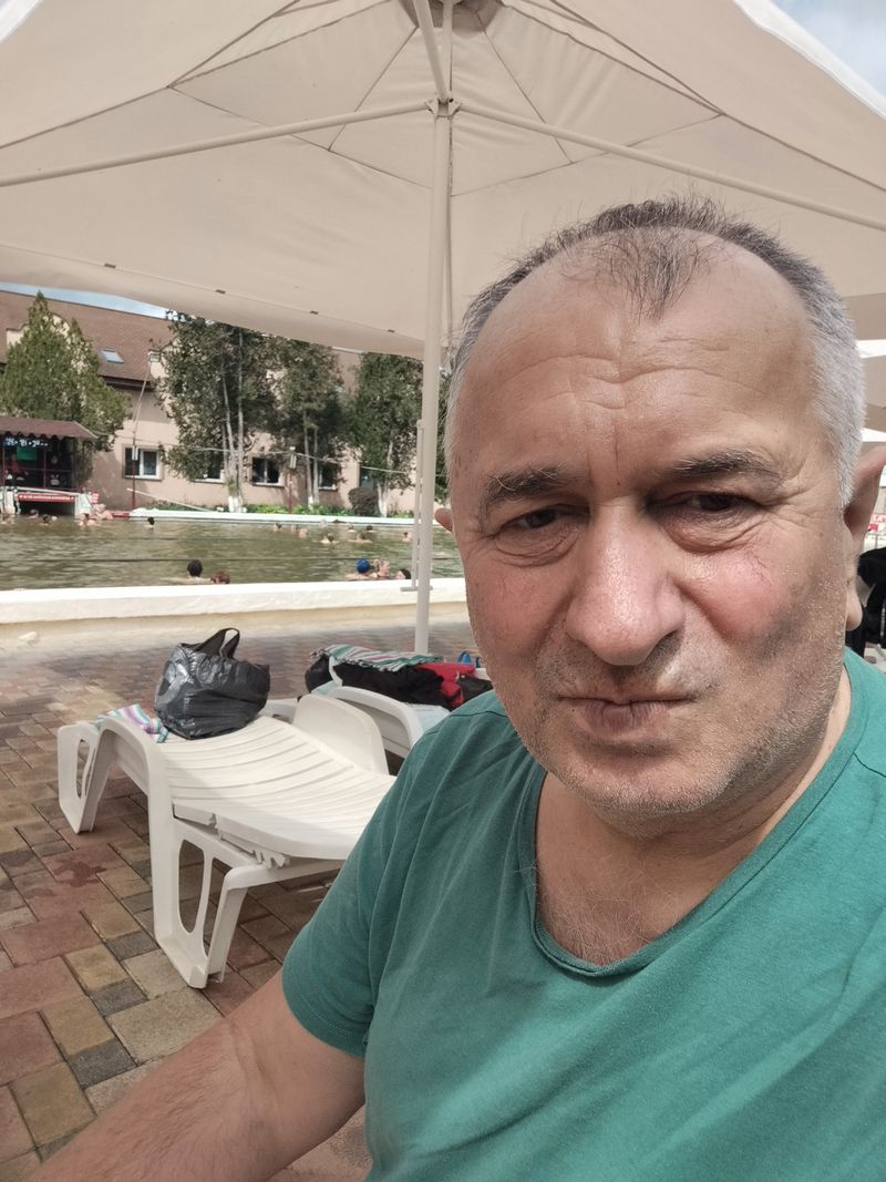 Віктор, 60