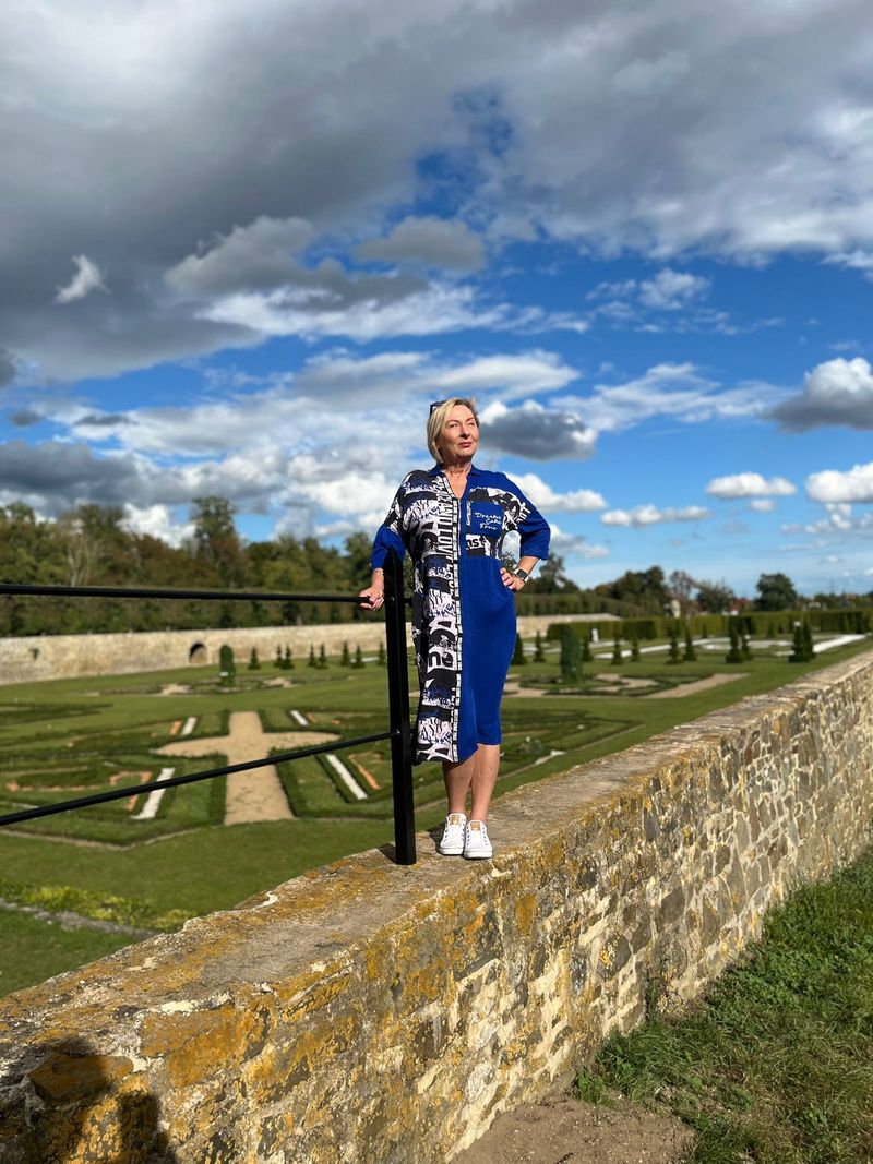 Ewa, 57