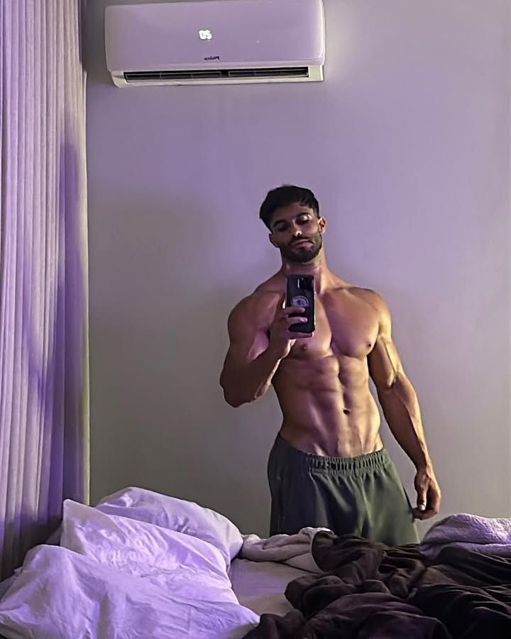 Rafael, 25