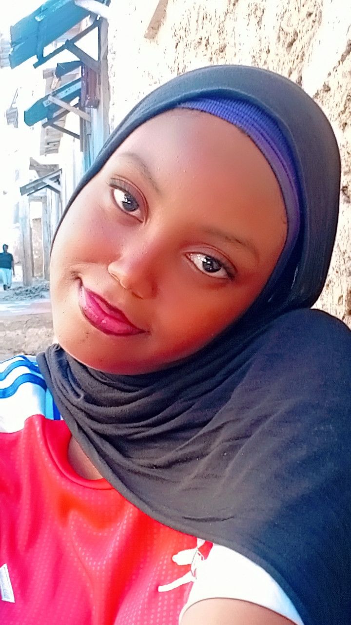 Ummuh, 21