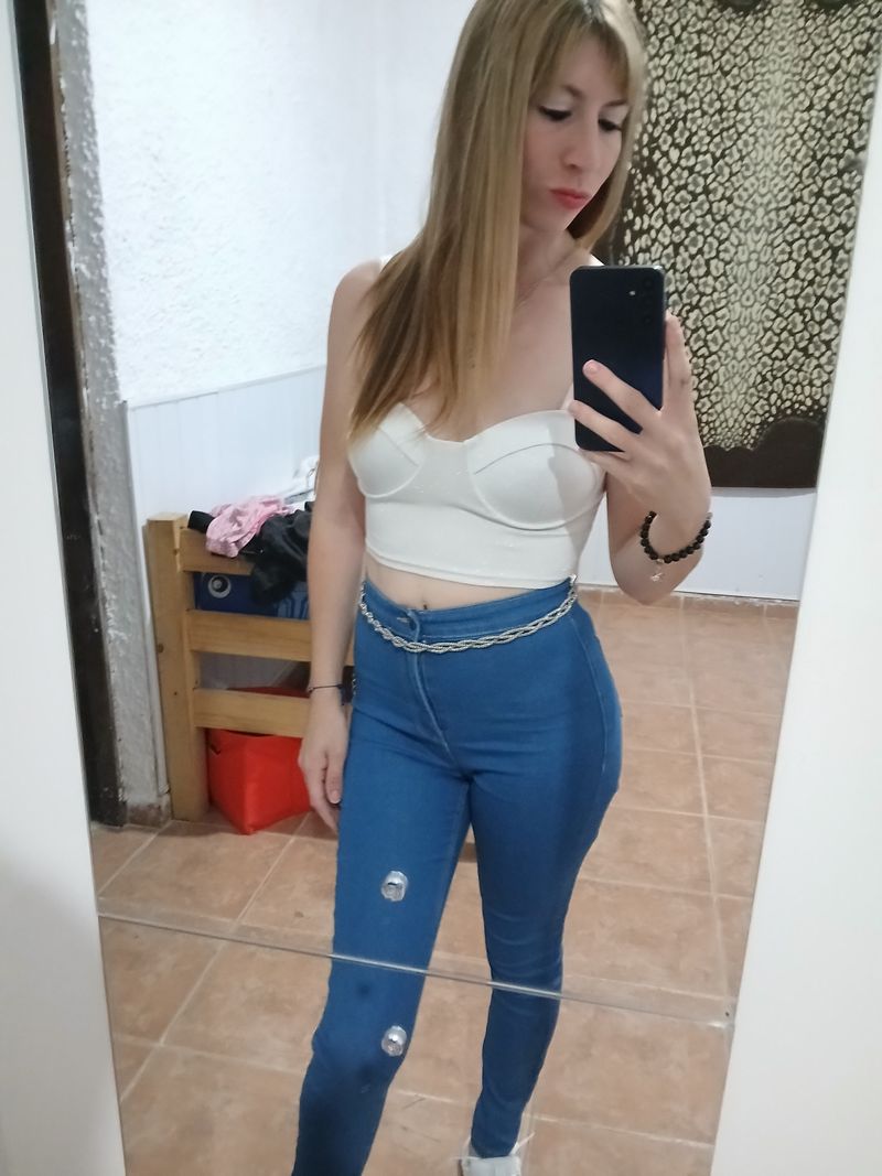 Antonela, 29