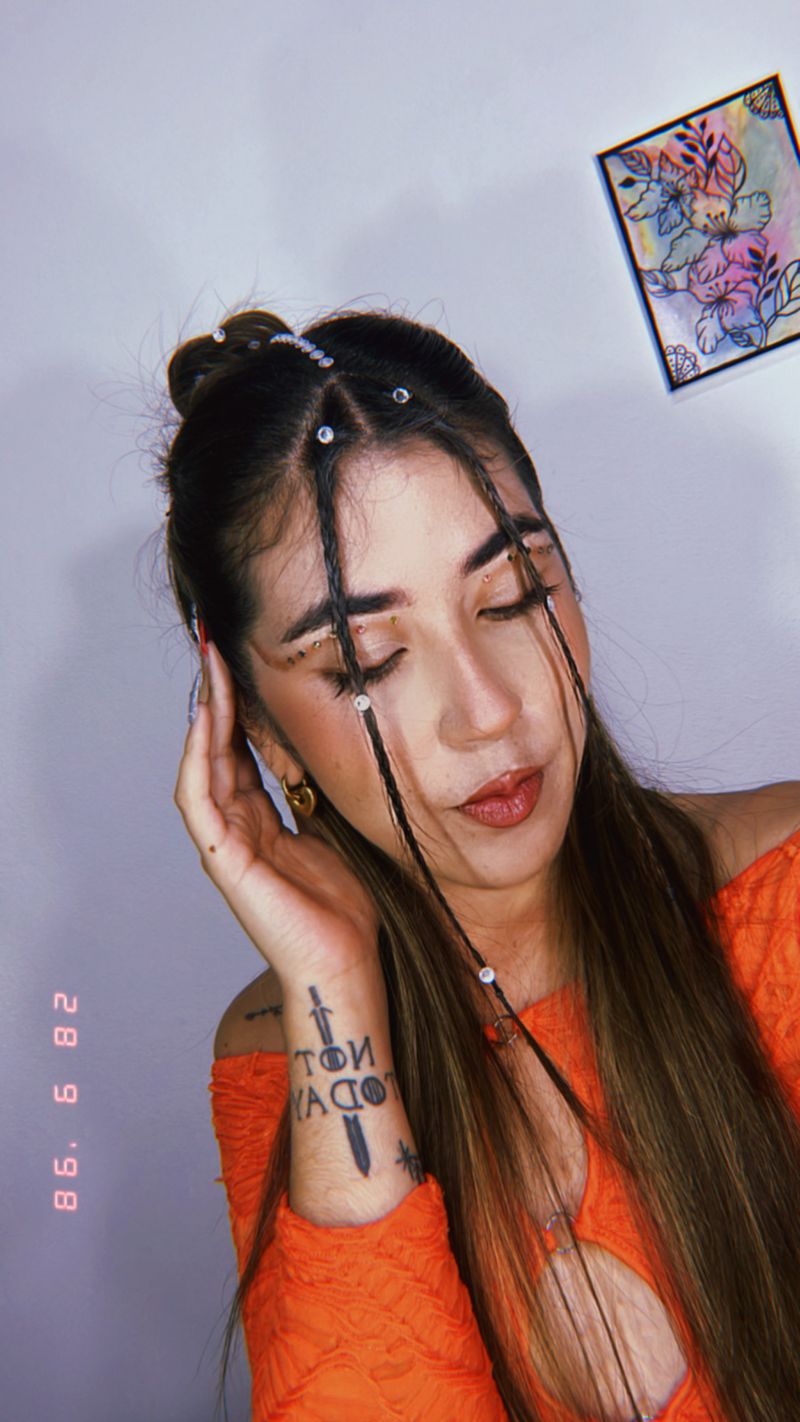 Paola, 25