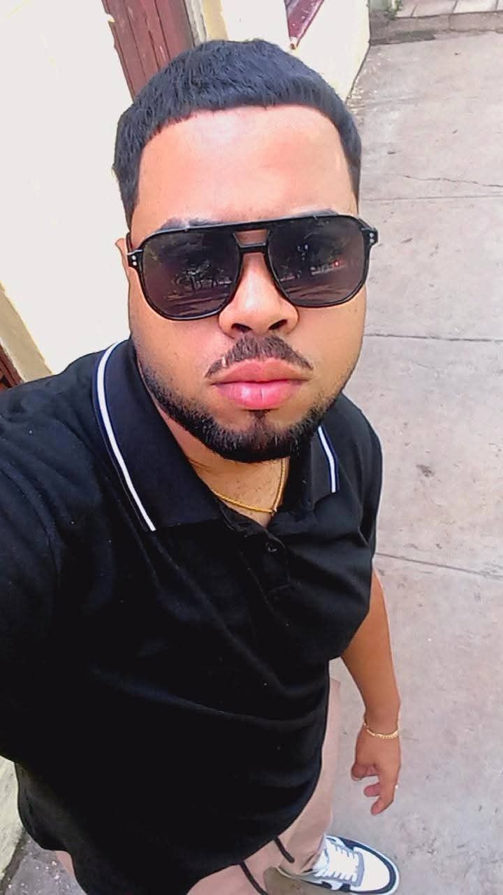 Jose, 25