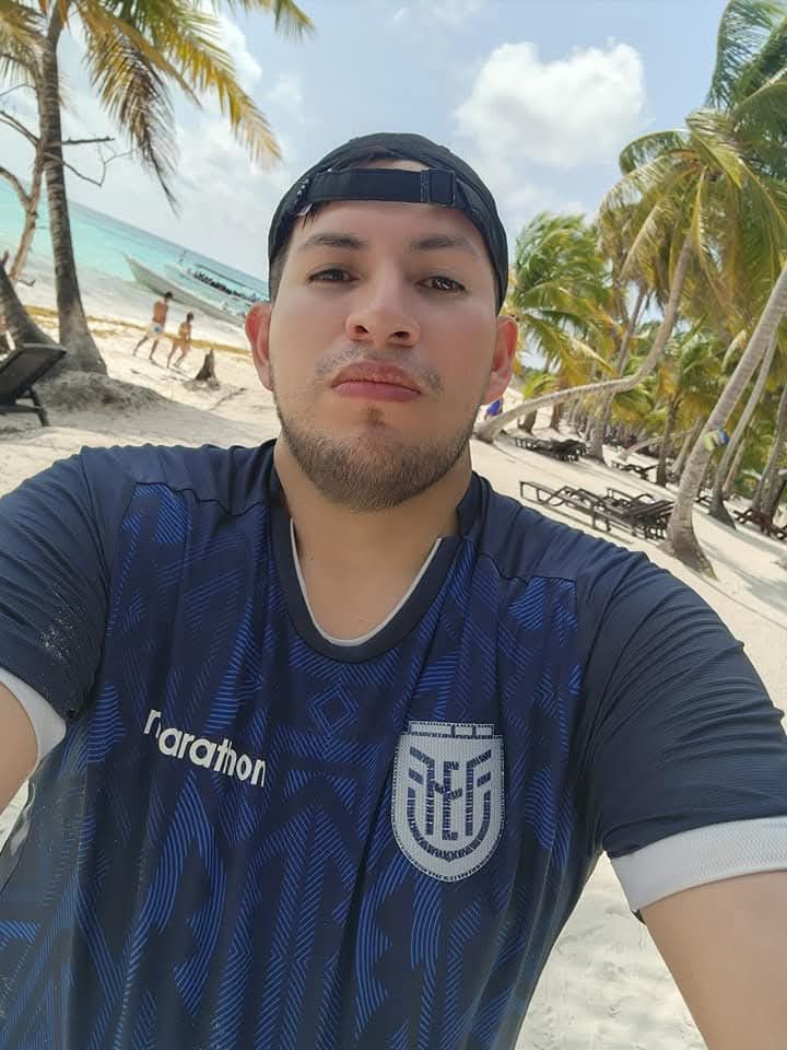 Emilio, 37