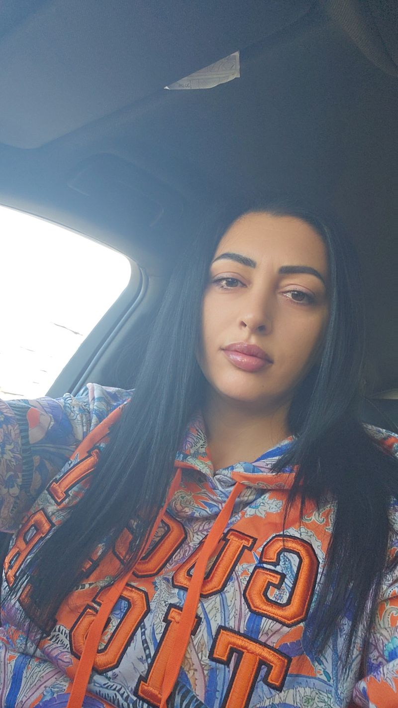 Shara, 42