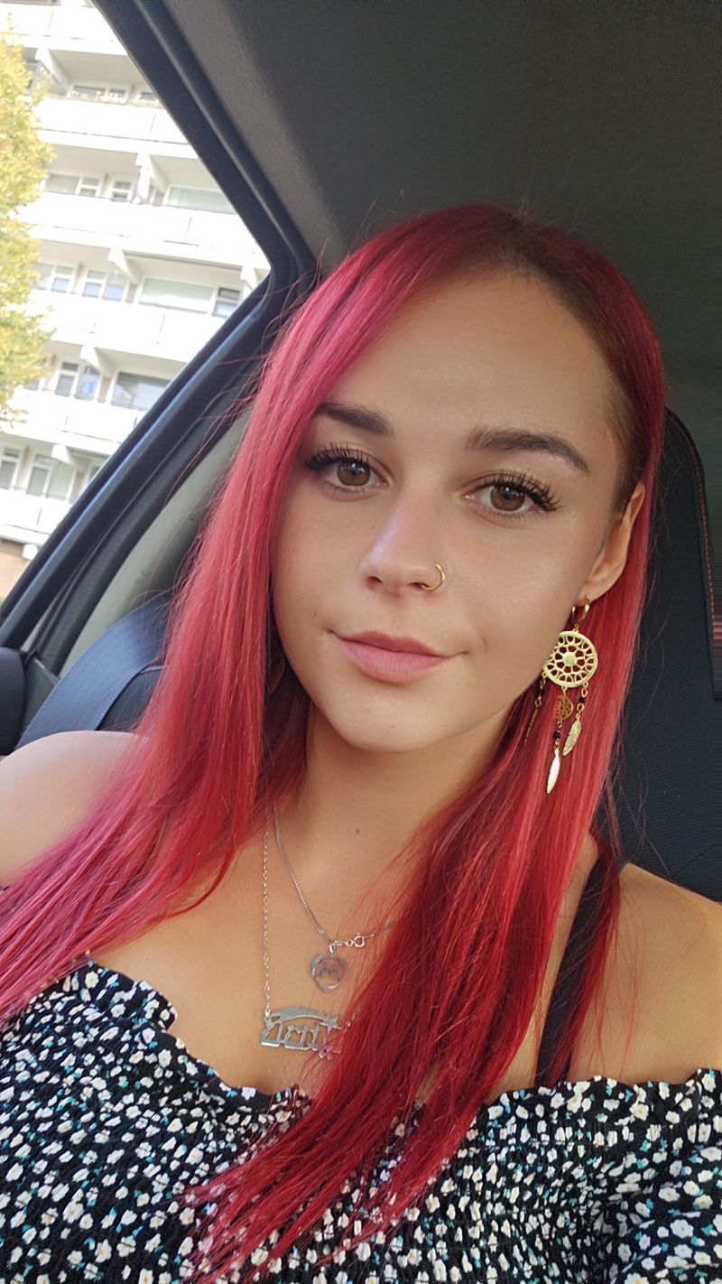 Natalia, 26