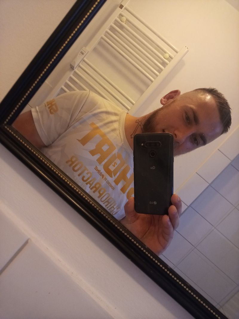 Arek, 27