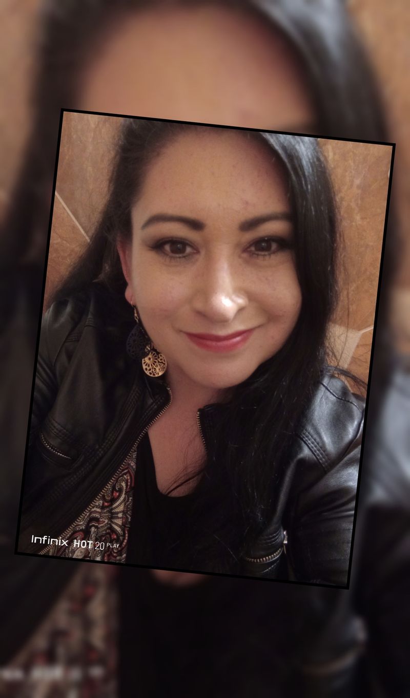 Dana, 42