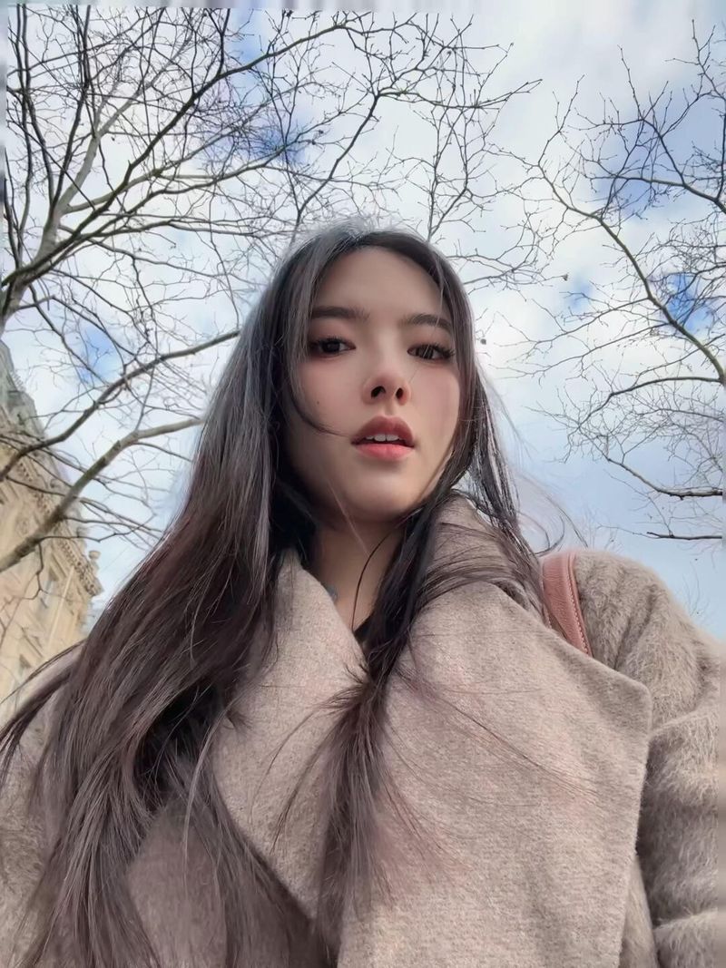 Elia, 28