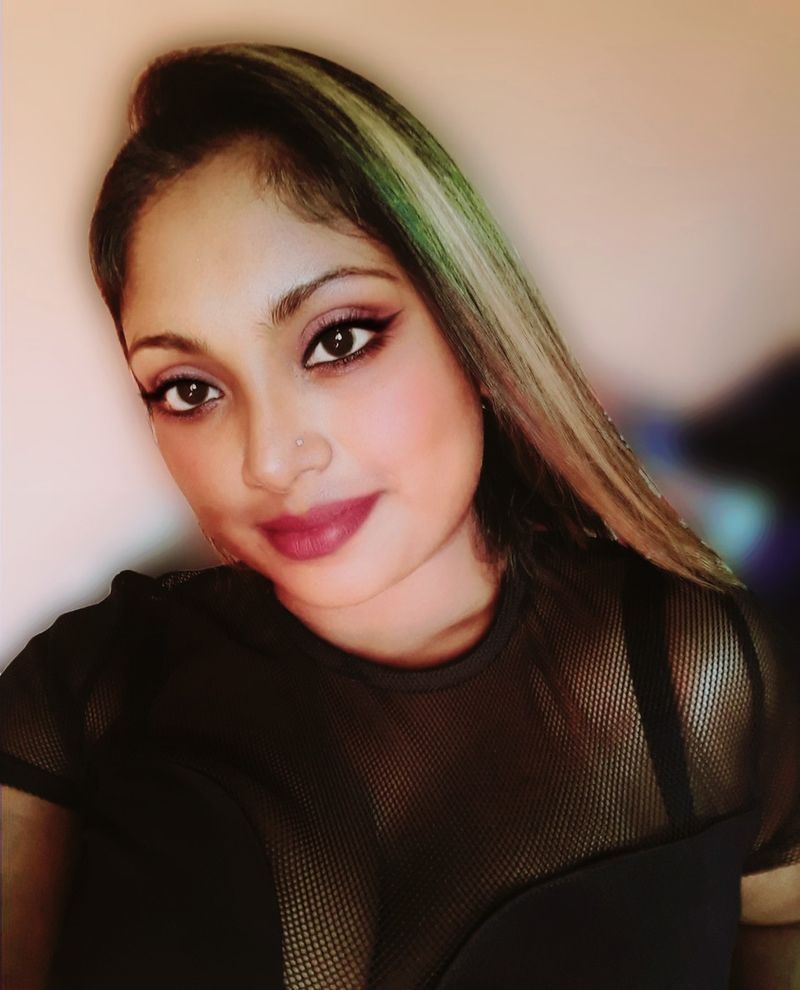 Carolyn, 30