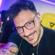 Nicolas, 39