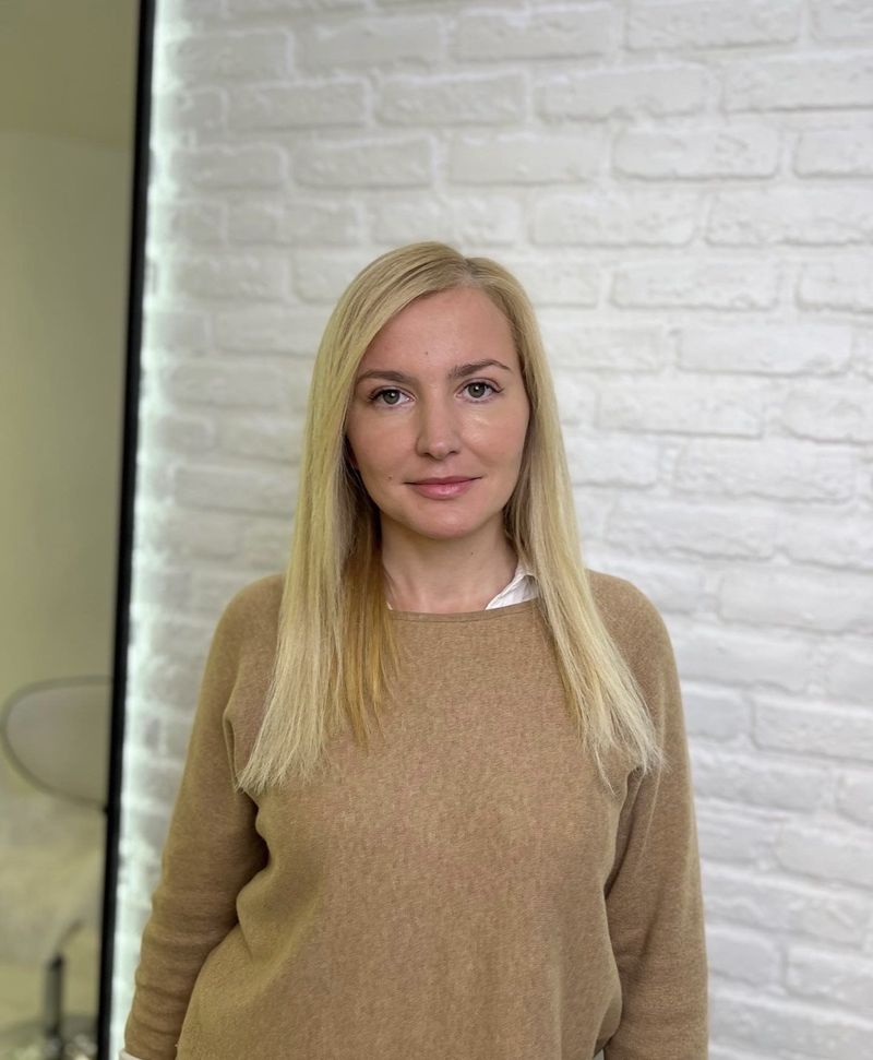Nina, 38