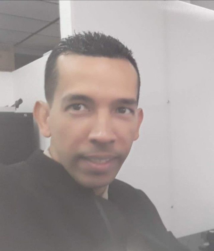 Manuel, 44