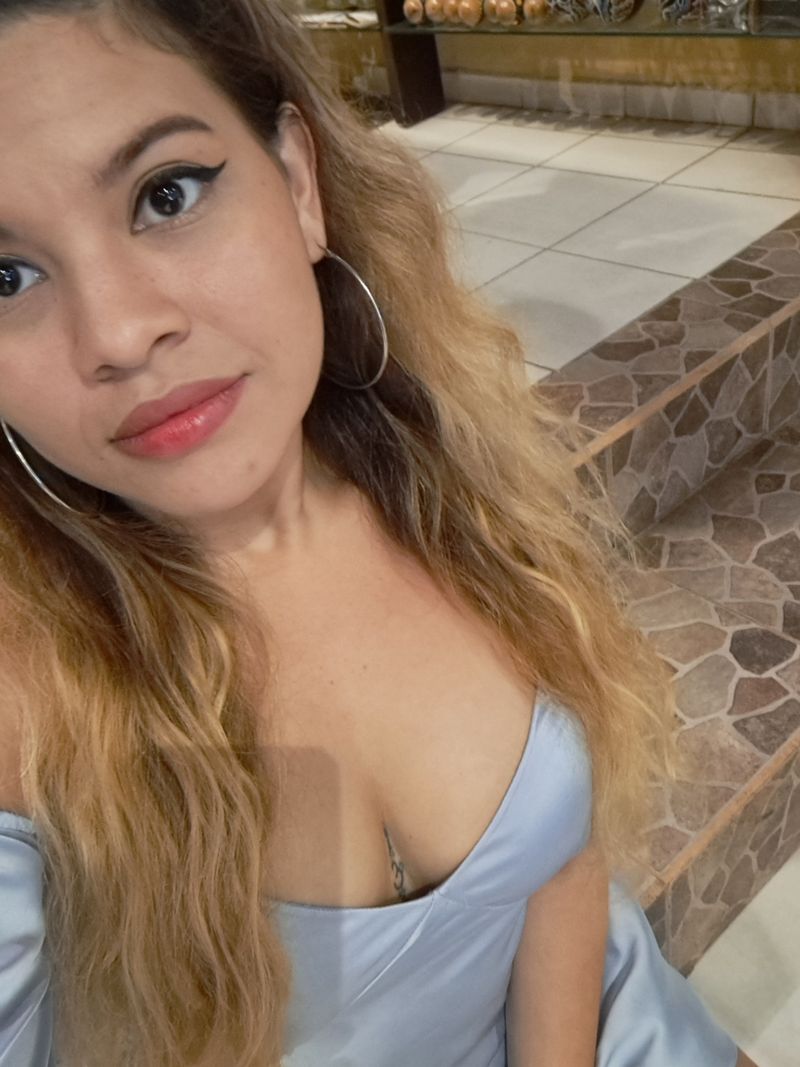 Gabriela, 29