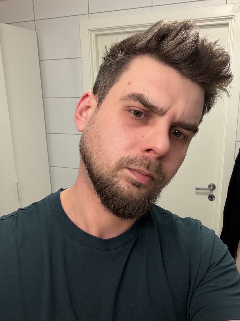 Sebastian, 30