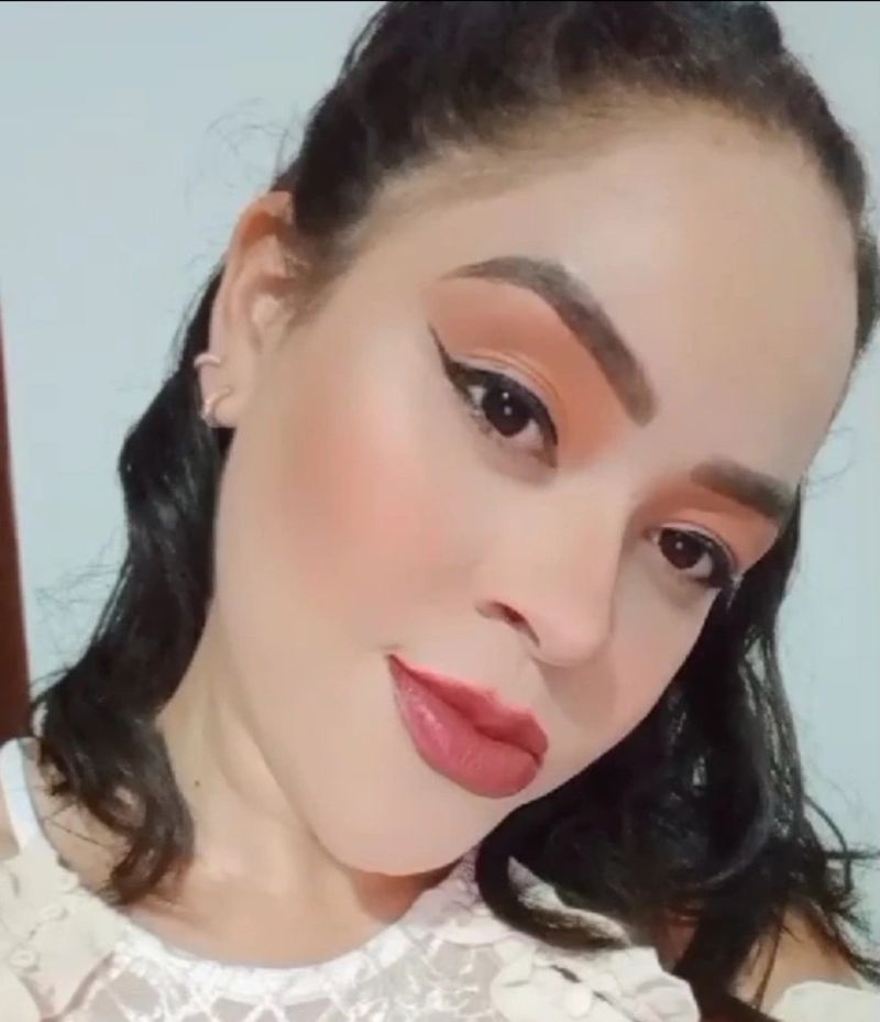 Dani, 26