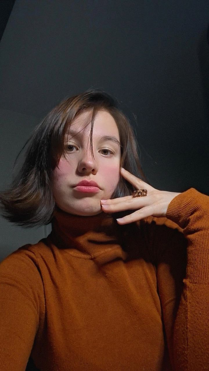 Nadiia, 21