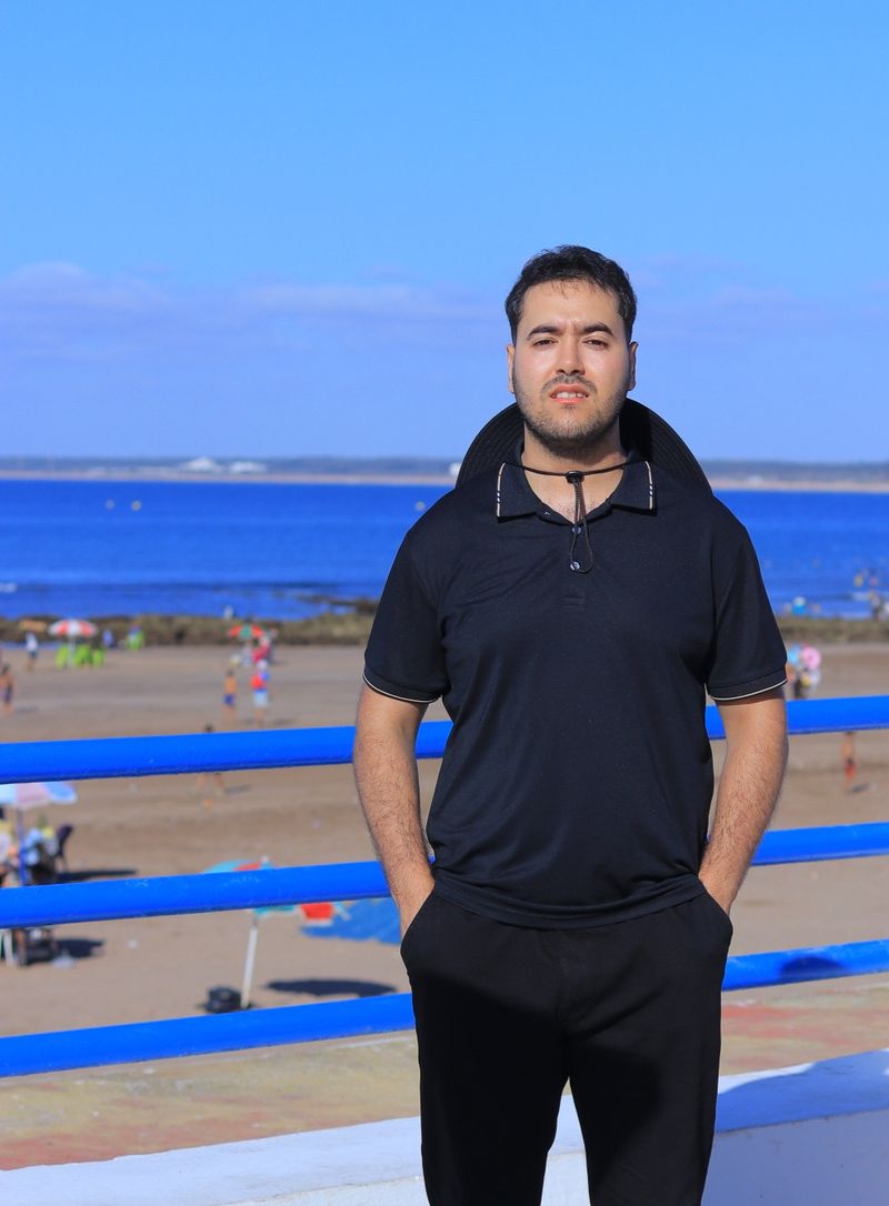 Hakim, 28