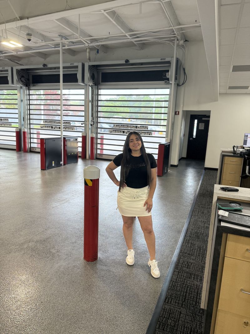 Yessica, 32
