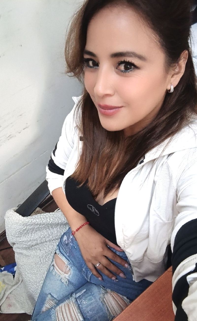 Rosy, 32