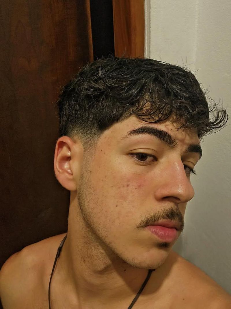Daniel, 20