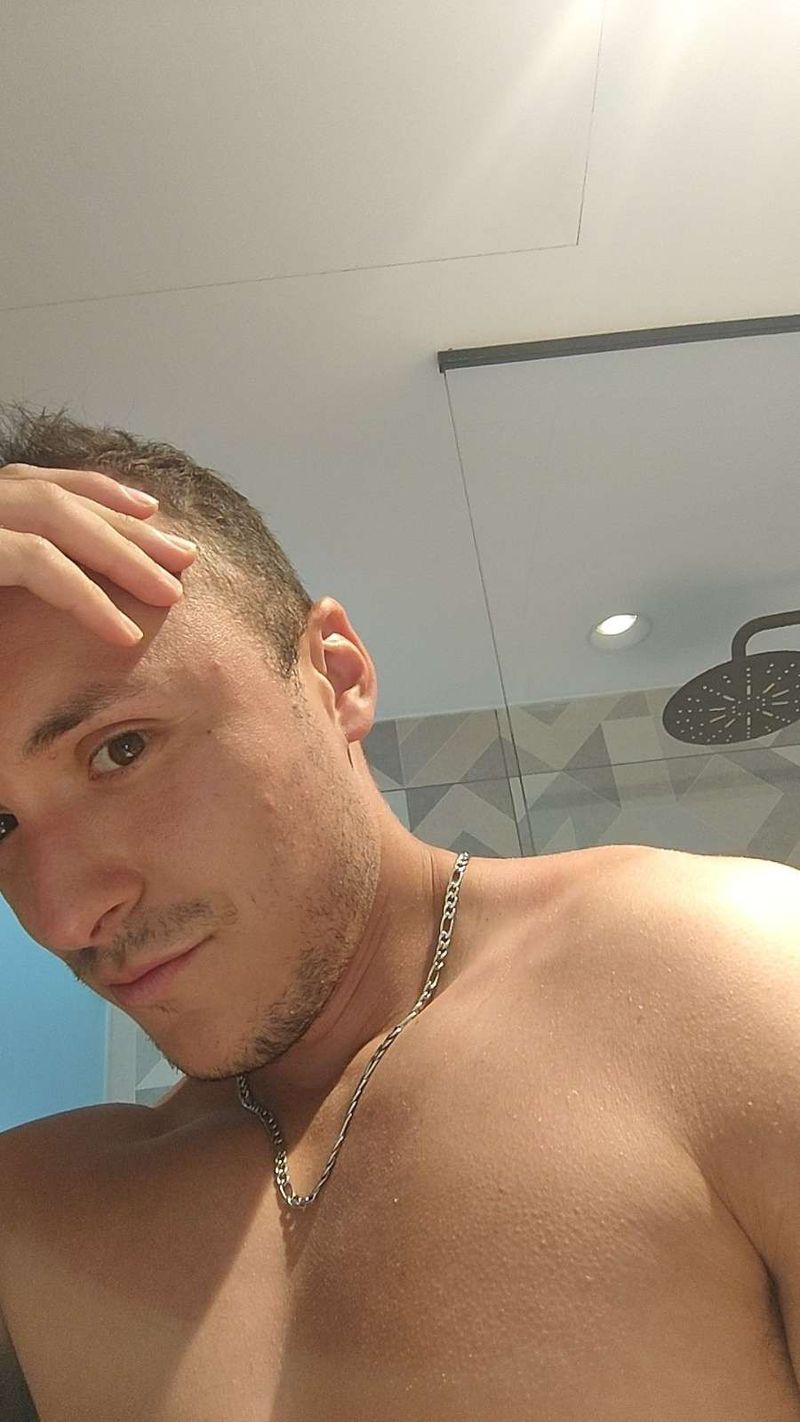 Julien, 28
