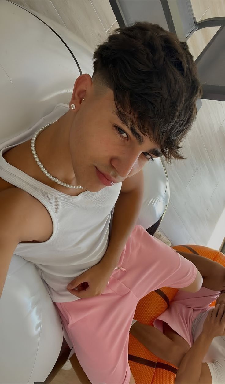 Cristian, 22