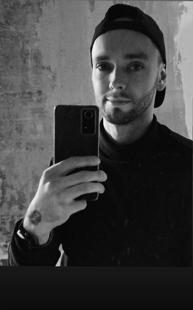 Bartek, 32