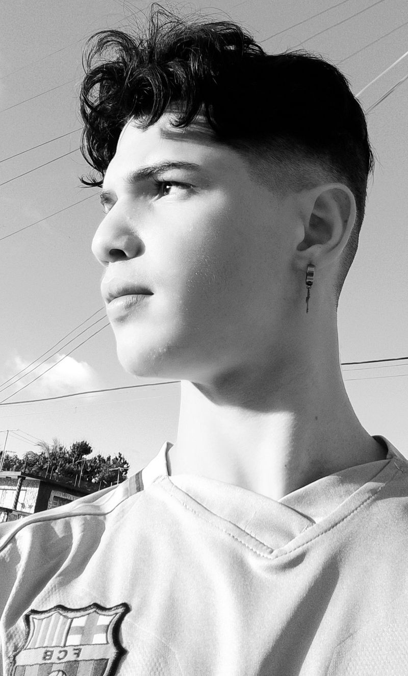 Arcangel Efrén, 18