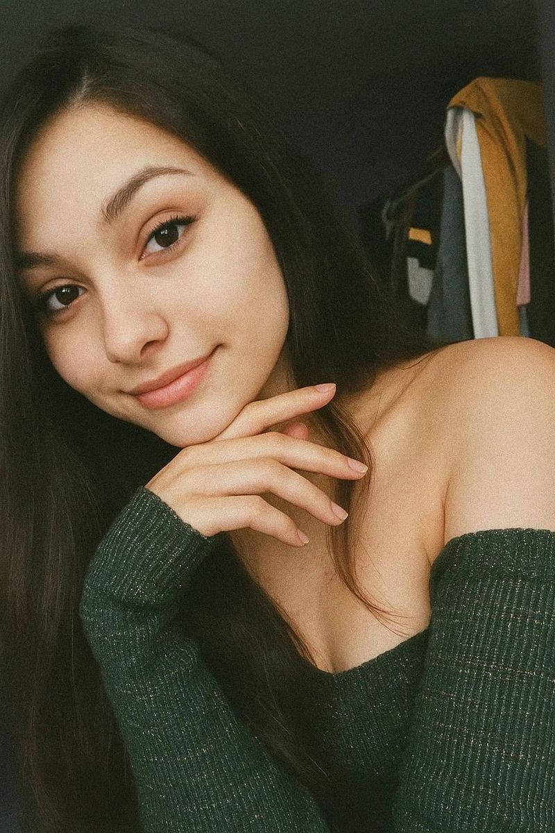 Karen, 22