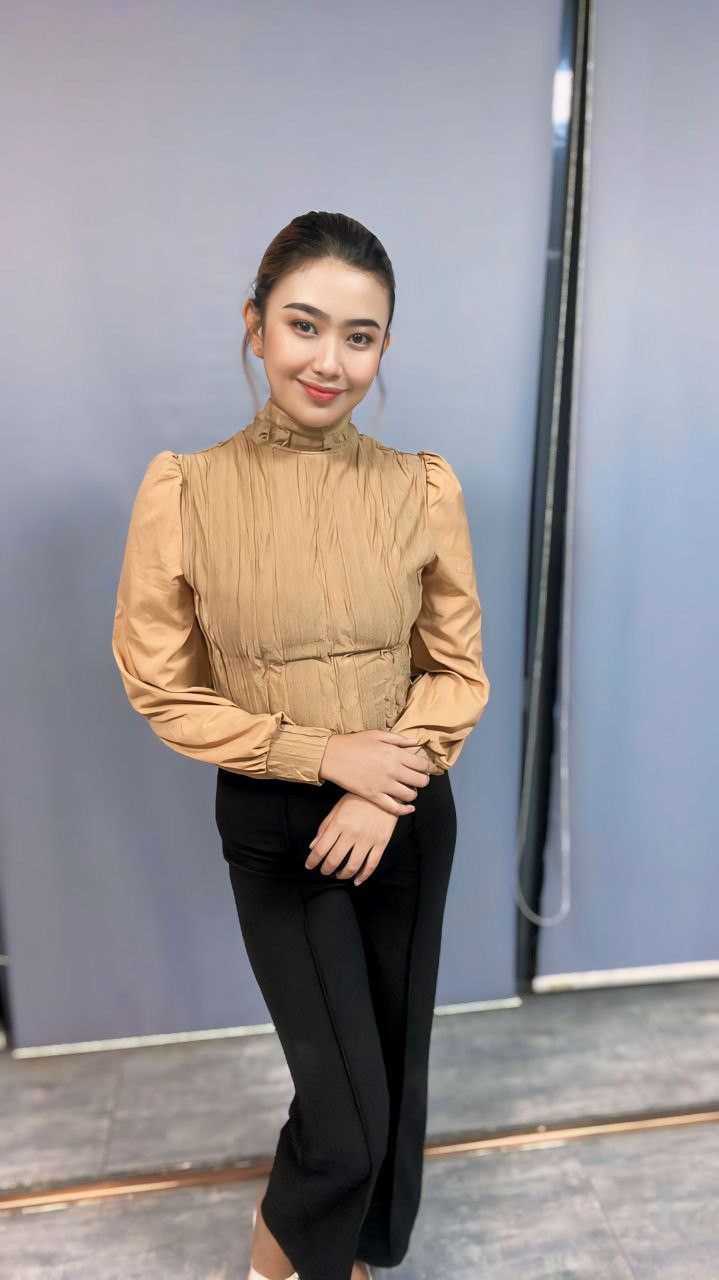 Rina, 29