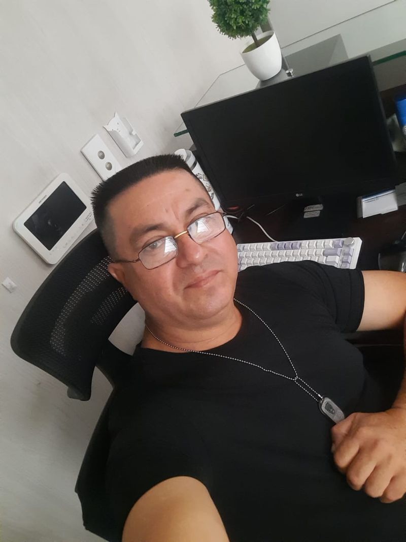 Eduar, 53