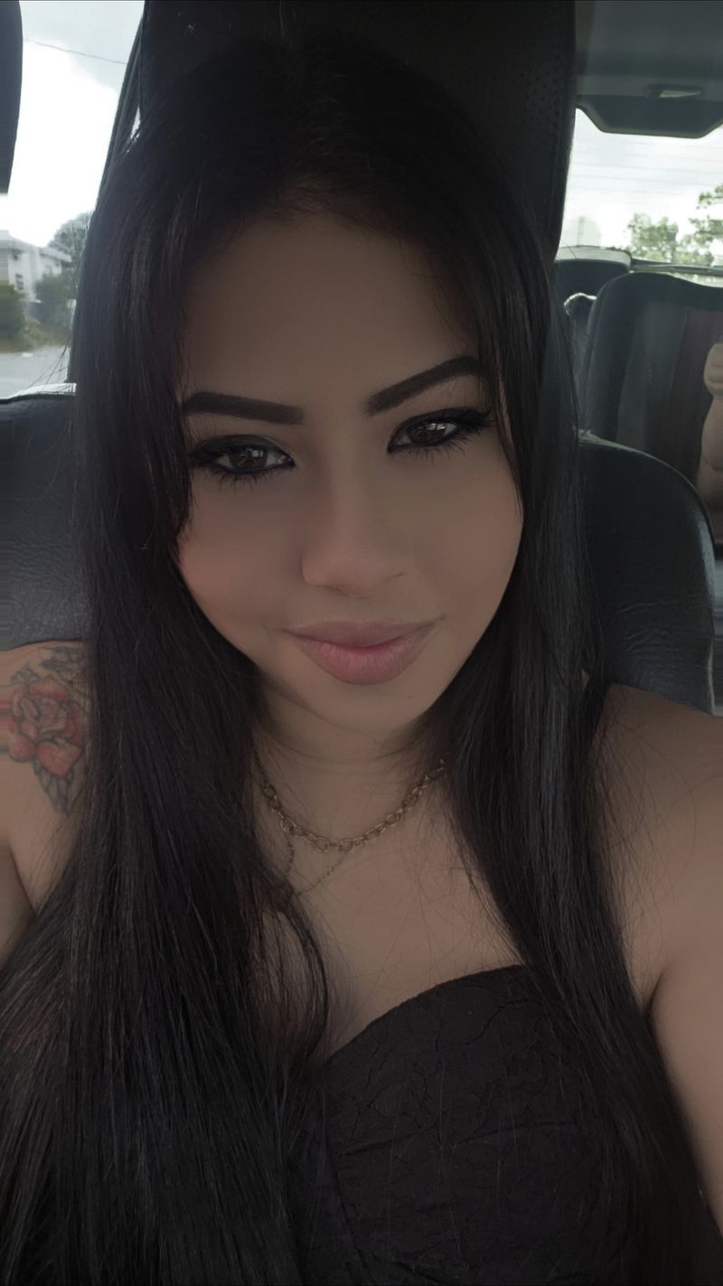 Deborah, 33